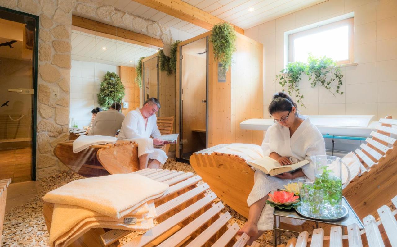 Hotel & Restaurant Gruener Baum - Die Gruene Oase Am Feldberg 외부 사진