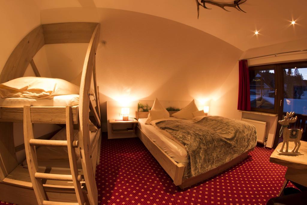 Hotel & Restaurant Gruener Baum - Die Gruene Oase Am Feldberg 외부 사진
