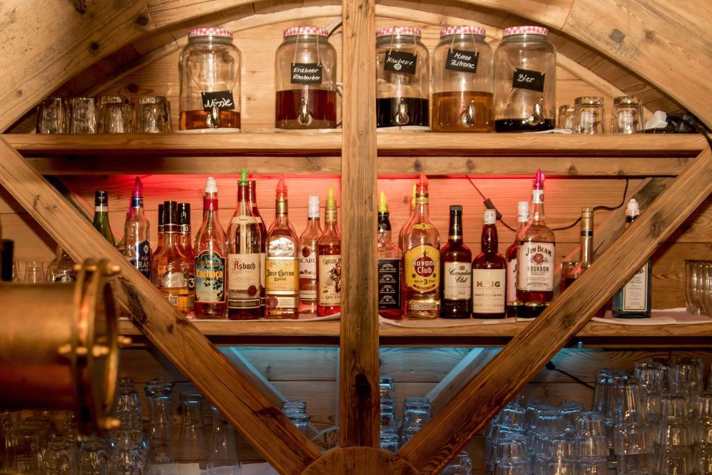 Hotel & Restaurant Gruener Baum - Die Gruene Oase Am Feldberg 외부 사진
