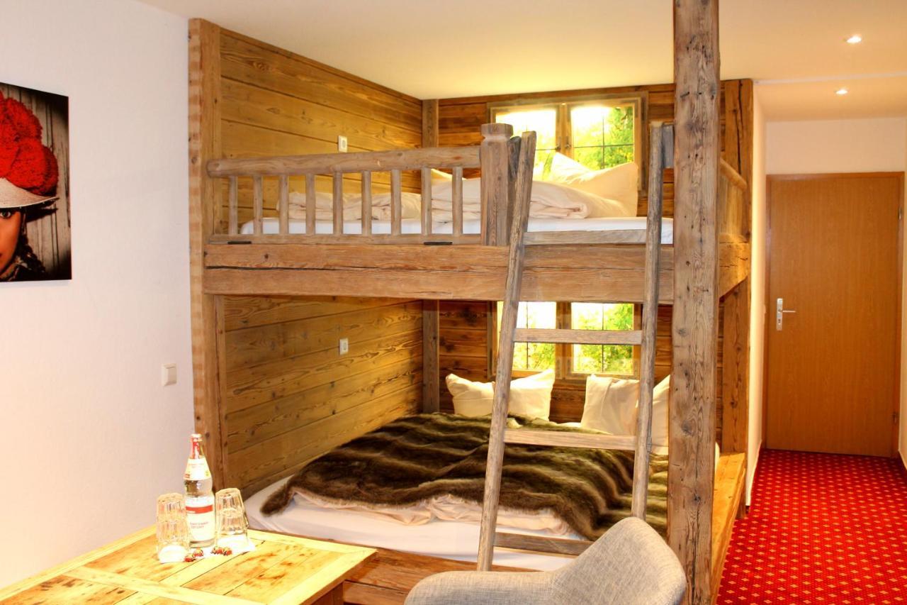 Hotel & Restaurant Gruener Baum - Die Gruene Oase Am Feldberg 외부 사진